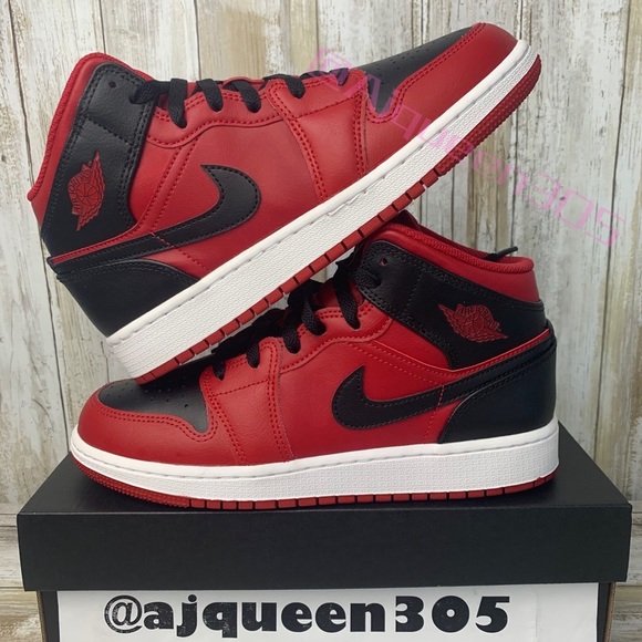 Air Jordan 1 Mid GS Classic Red Black - Picture 2 of 6